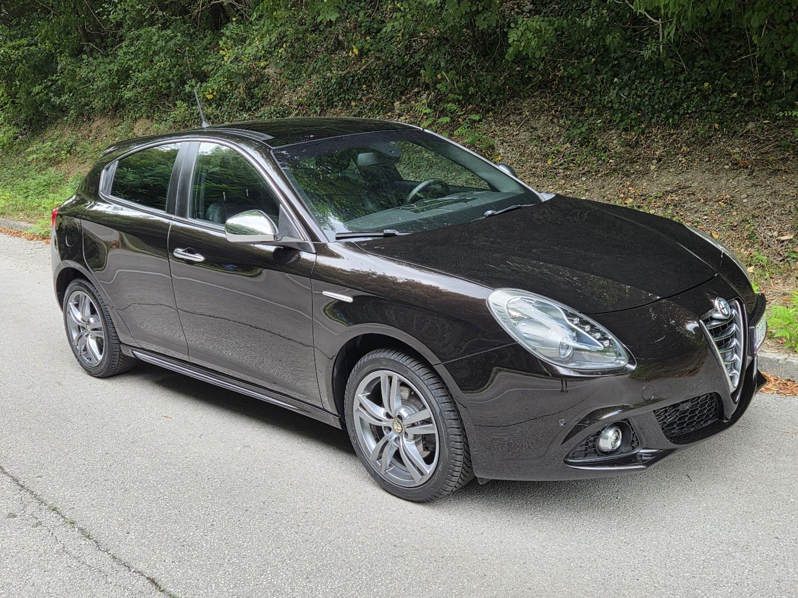 ALFA GIULIETTA 2,0 jtdm D.N.A PANORAMA XENON KOŽA PDC, fotografija 2