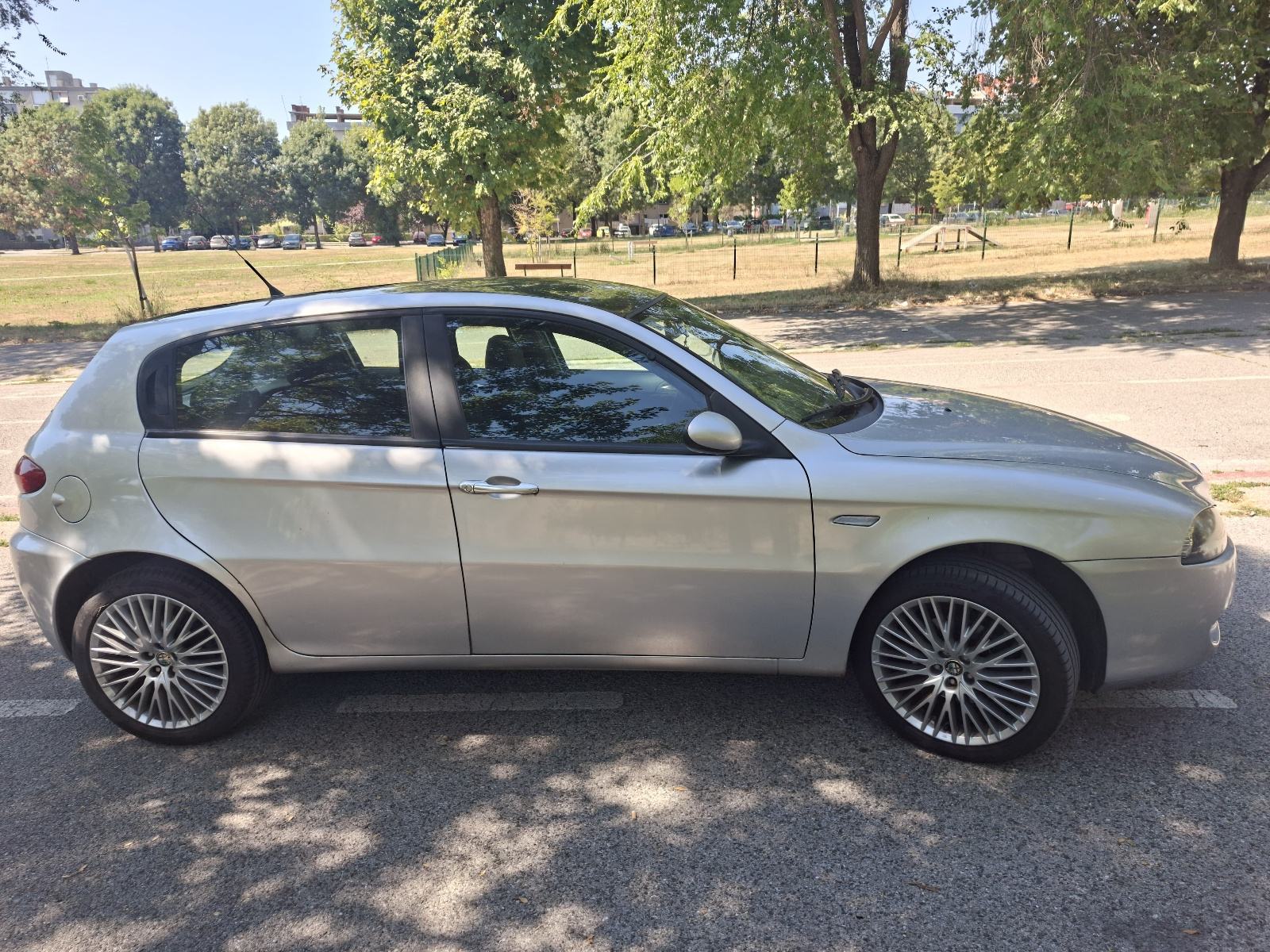 Alfa Romeo 147 1,9 JTD, fotografija 2