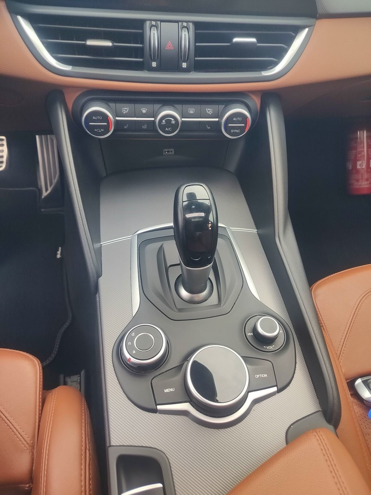 Alfa Romeo Giulia 2,0 Turbo automatik,Panorama, fotografija 11