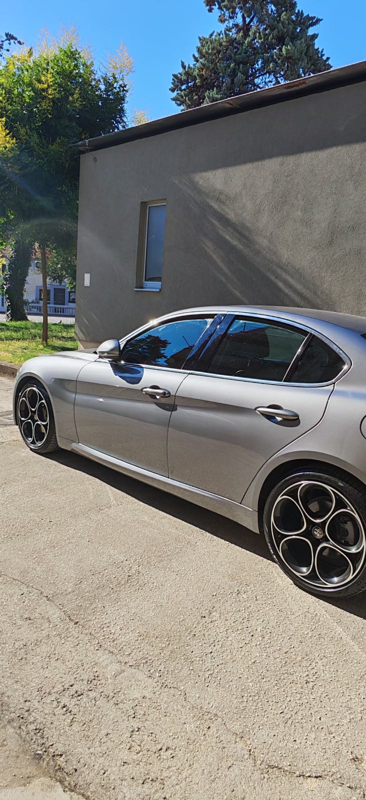 Alfa Romeo Giulia 2,0 Turbo automatik, fotografija 3