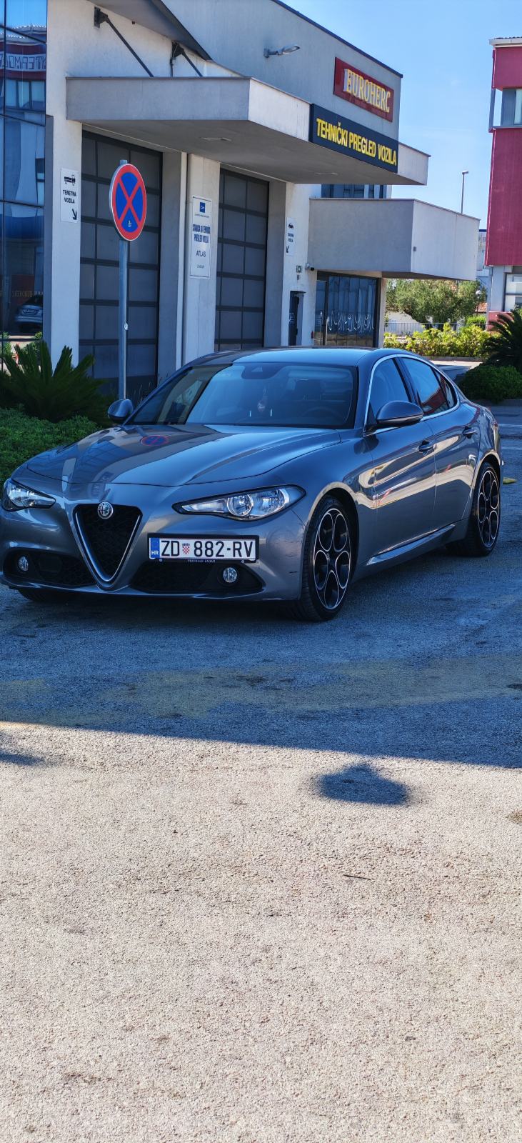 Alfa Romeo Giulia 2,0 Turbo automatik, fotografija 10
