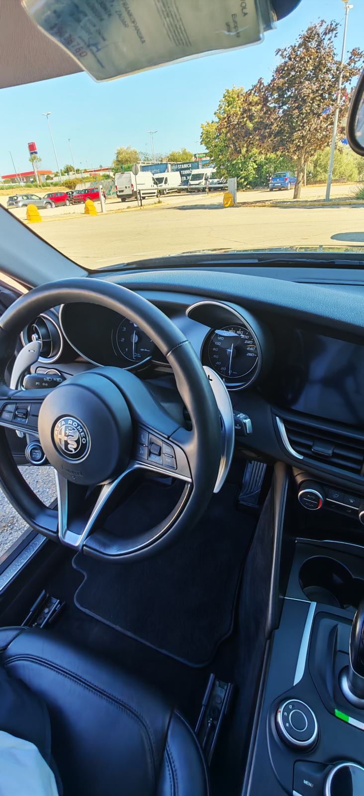 Alfa Romeo Giulia 2,0 Turbo automatik, fotografija 11
