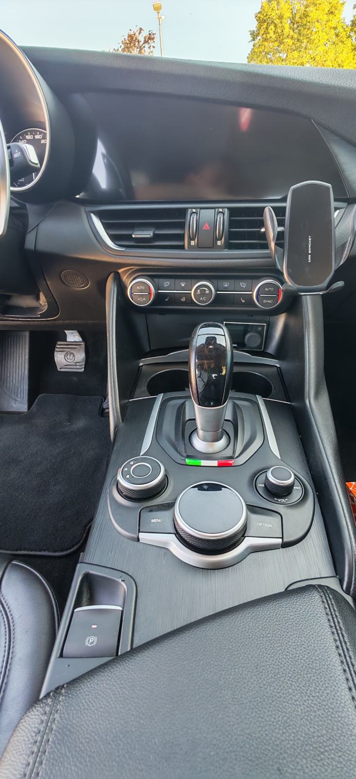 Alfa Romeo Giulia 2,0 Turbo automatik, fotografija 12