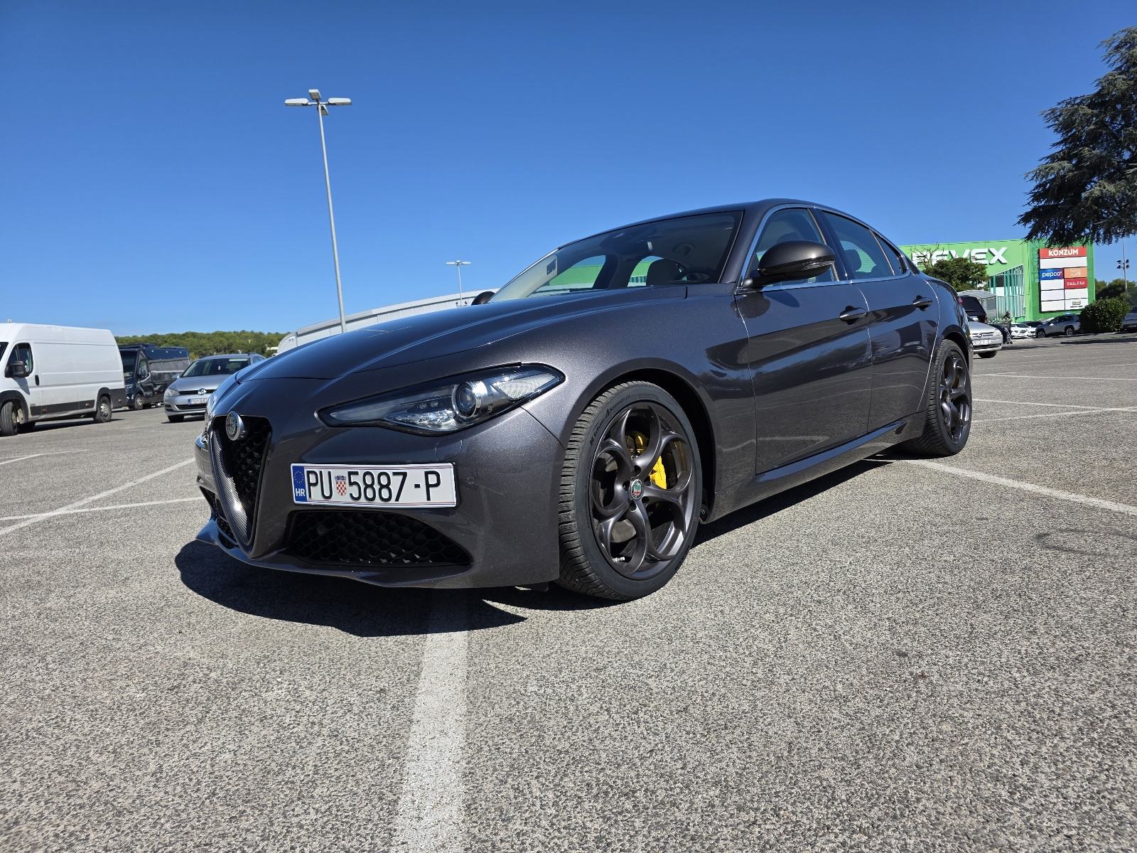 Alfa Romeo Giulia 2,0 Turbo automatik, fotografija 1