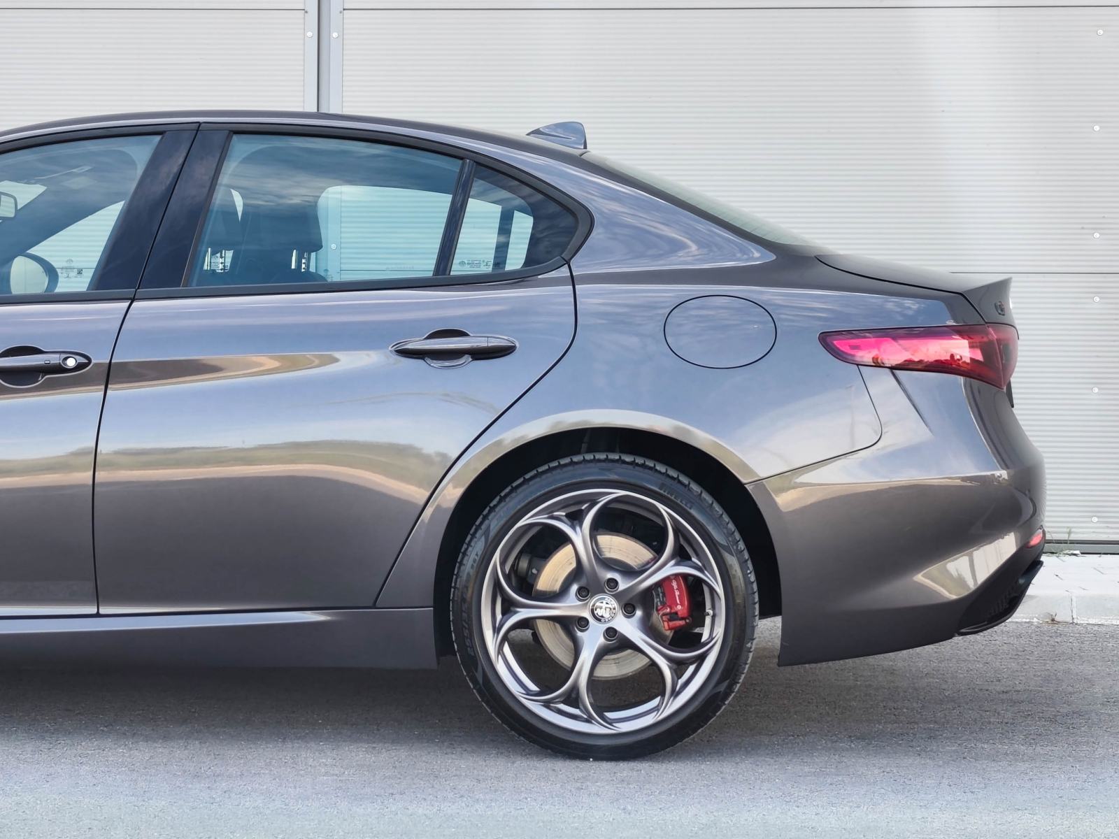 Alfa Romeo Giulia 2,0Turbo Veloce Q4 280 ks |Kam |LED |CarPlay |JAMST, fotografija 6
