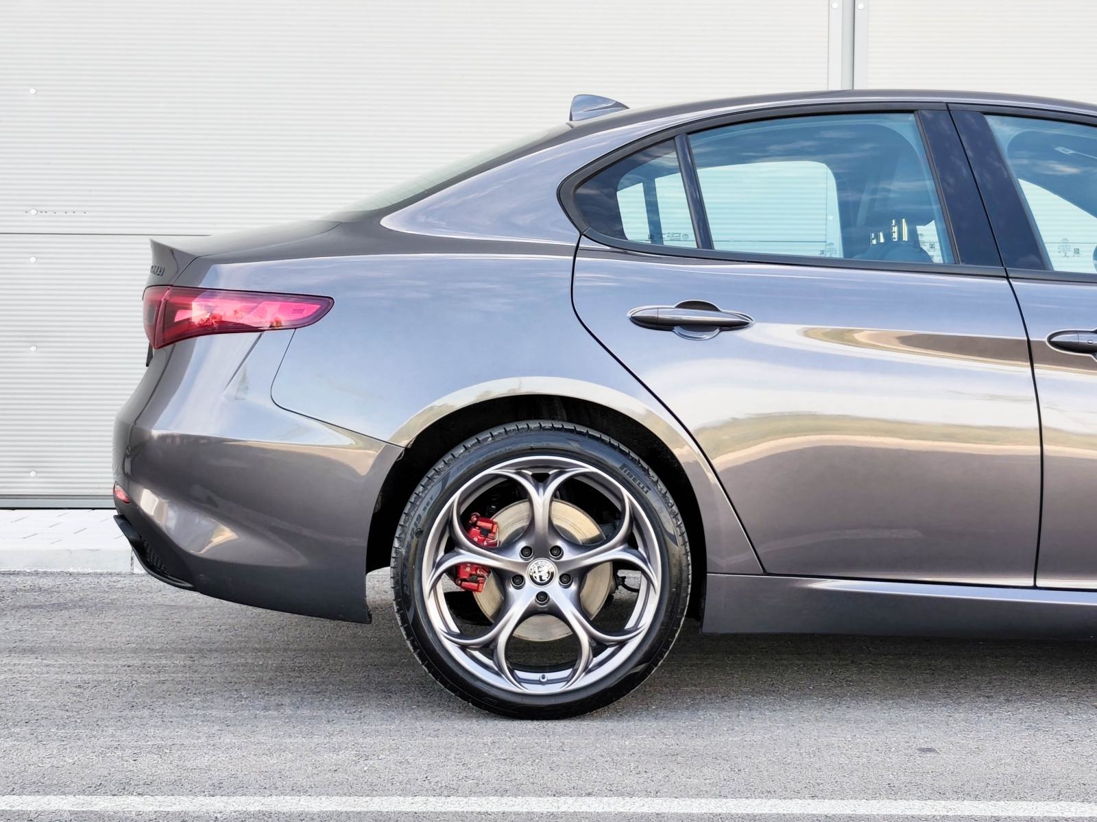 Alfa Romeo Giulia 2,0Turbo Veloce Q4 280 ks |Kam |LED |CarPlay |JAMST, fotografija 13