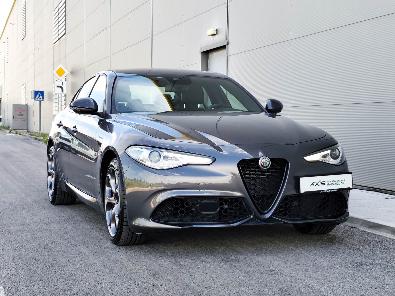 Alfa Romeo Giulia 2,0Turbo Veloce Q4 280 ks |Kam |LED |CarPlay |JAMST, fotografija 15