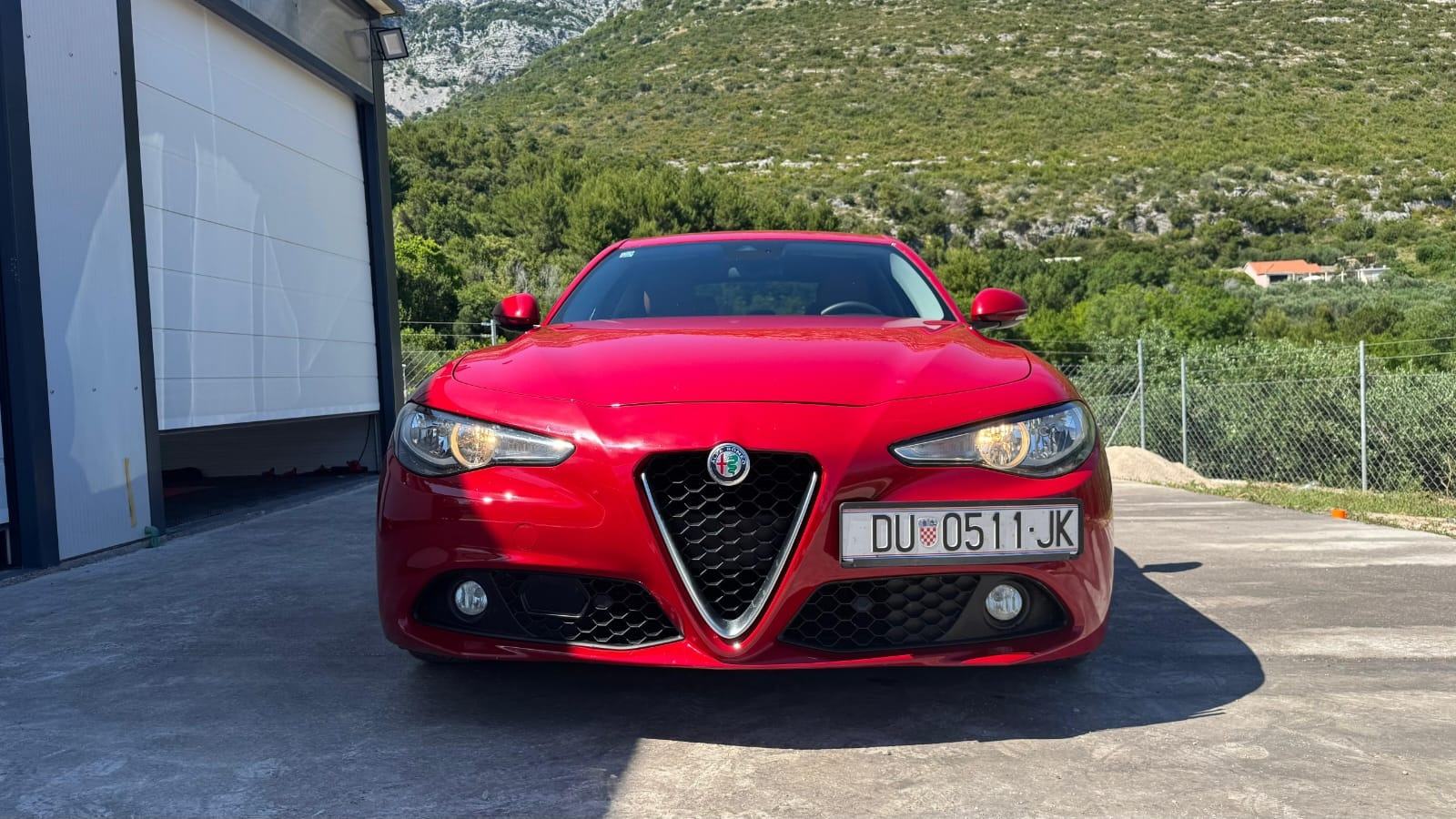Alfa Romeo Giulia 2,2 JTD 180 KS automatik, fotografija 1