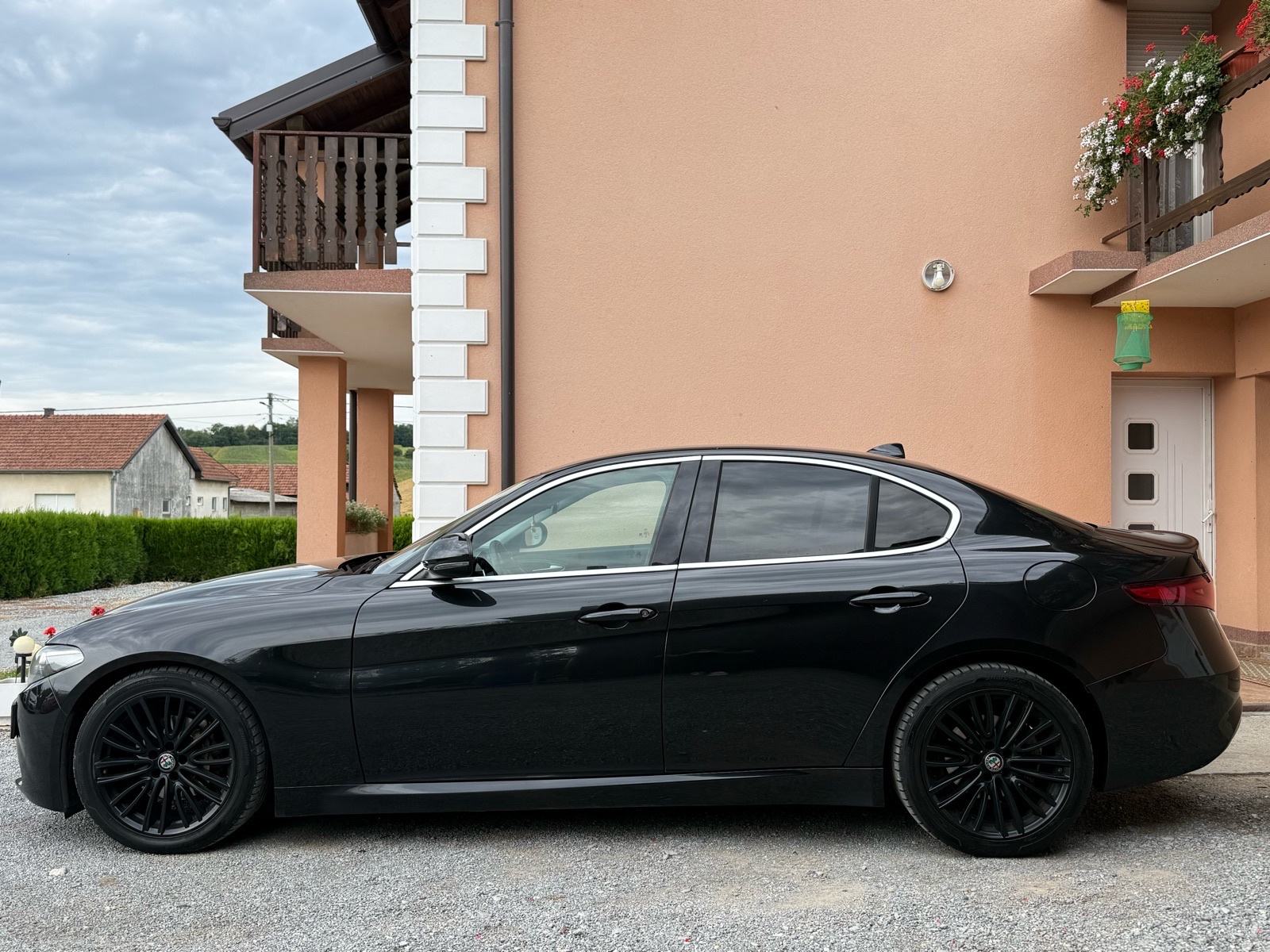ALFA ROMEO GIULIA 2.2 JTD•REG 4/27•AUTOMATIK•XENON•NAVI•KAMERA•KOŽA•, fotografija 9