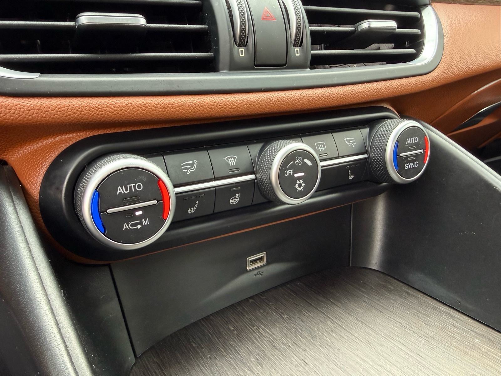 ALFA ROMEO GIULIA 2.2 JTD•REG 4/27•AUTOMATIK•XENON•NAVI•KAMERA•KOŽA•, fotografija 18