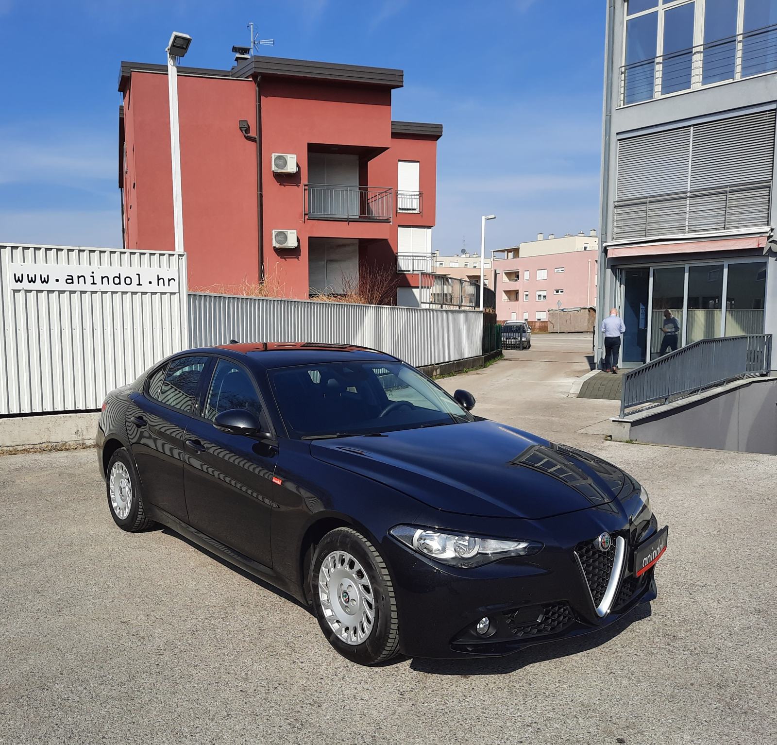 ALFA ROMEO GIULIA 2.2 JTD AT 180 KS /rata 243 € /PDV /Anindol, 2017 god.