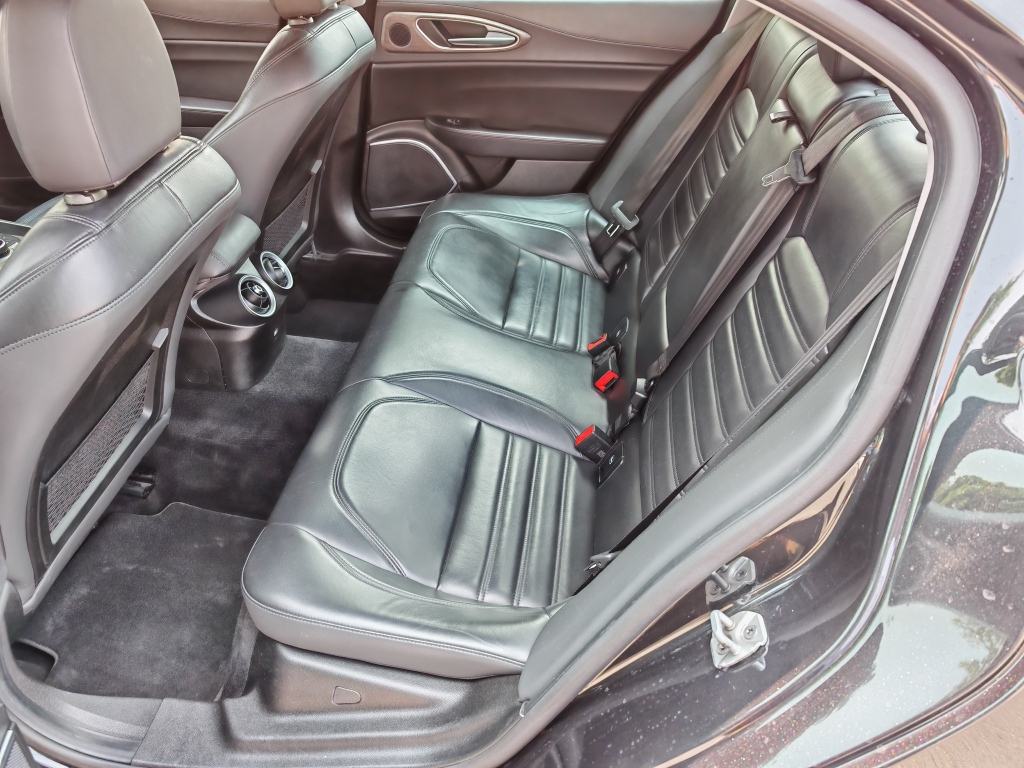 ⭐Alfa Romeo Giulia 2,2 JTD◽NAVI◽MRTVI KUT◽KAMERA◽HARMAN/KARDON⭐, fotografija 18
