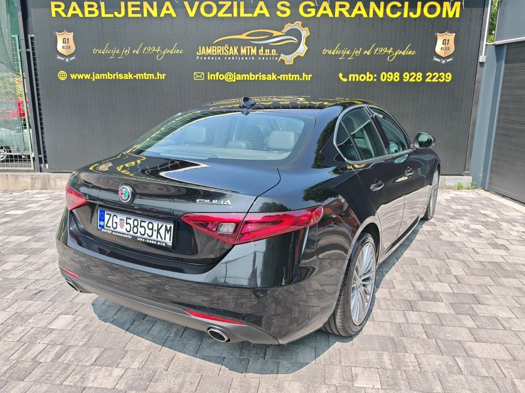 ⭐Alfa Romeo Giulia 2,2 JTD◽NAVI◽MRTVI KUT◽KAMERA◽HARMAN/KARDON⭐, fotografija 6