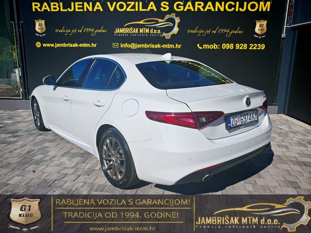 ⭐Alfa Romeo Giulia 2,2 JTD D.N.A.◽132kW◽NAVIGACIJA◽PRIVAT◽REG:6/2026⭐, fotografija 4
