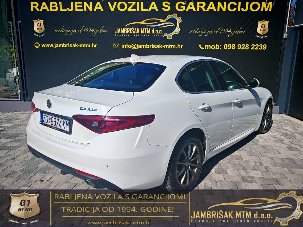 ⭐Alfa Romeo Giulia 2,2 JTD D.N.A.◽132kW◽NAVIGACIJA◽PRIVAT◽REG:6/2026⭐, fotografija 8