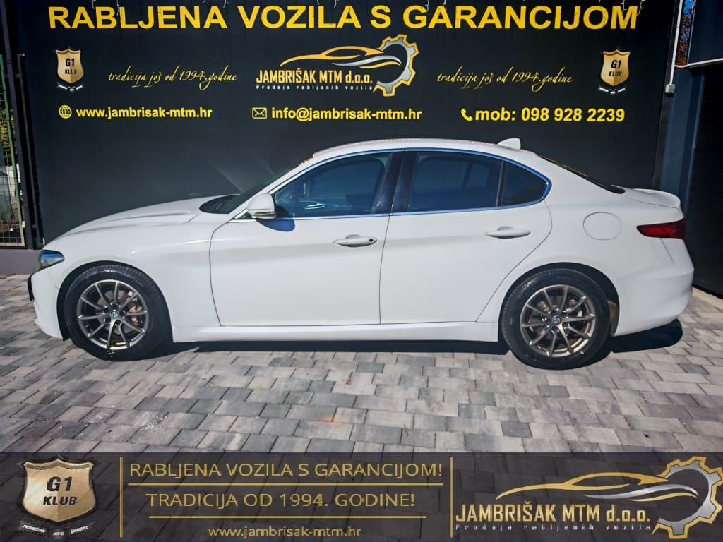 ⭐Alfa Romeo Giulia 2,2 JTD D.N.A.◽132kW◽NAVIGACIJA◽PRIVAT◽REG:6/2026⭐, fotografija 3