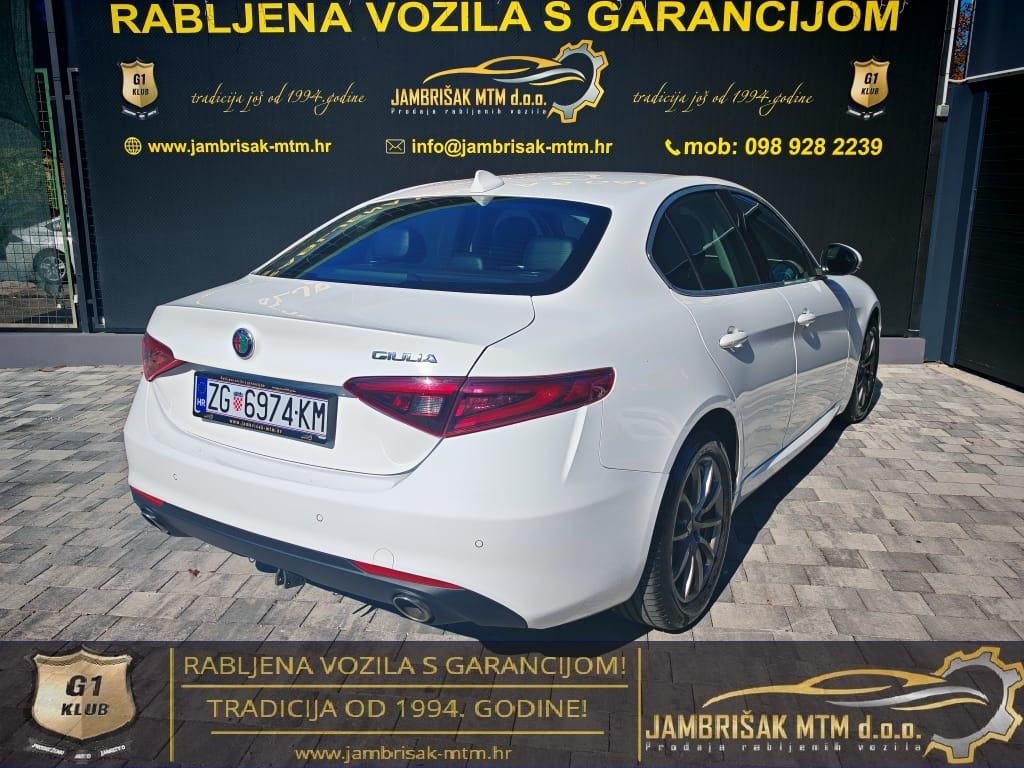 ⭐Alfa Romeo Giulia 2,2 JTD D.N.A.◽132kW◽NAVIGACIJA◽PRIVAT◽REG:6/2026⭐, fotografija 7