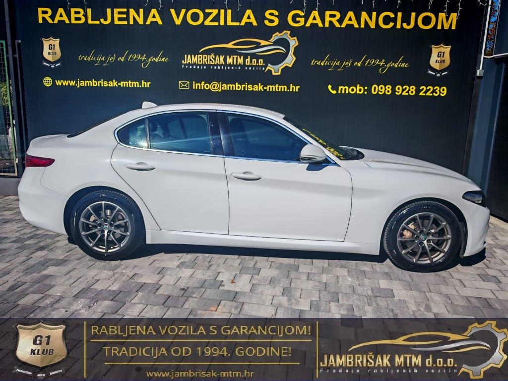 ⭐Alfa Romeo Giulia 2,2 JTD D.N.A.◽132kW◽NAVIGACIJA◽PRIVAT◽REG:6/2026⭐, fotografija 9