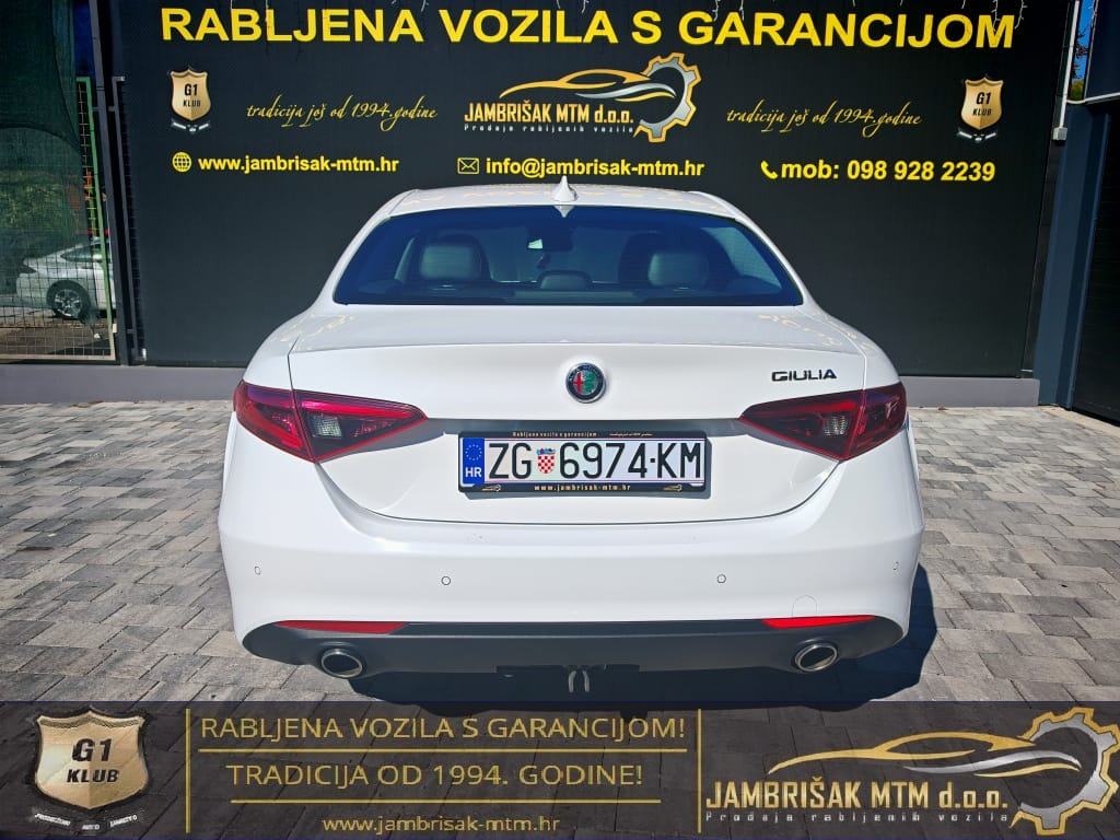 ⭐Alfa Romeo Giulia 2,2 JTD D.N.A.◽132kW◽NAVIGACIJA◽PRIVAT◽REG:6/2026⭐, fotografija 6