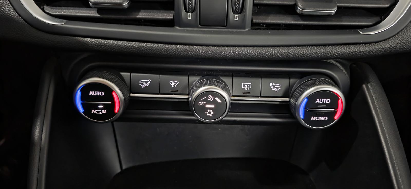 Alfa Romeo Giulia 2,2 JTD, 6 BRZINA, BI-XENON, AUT. KLIMA, REG 05/27.., fotografija 17