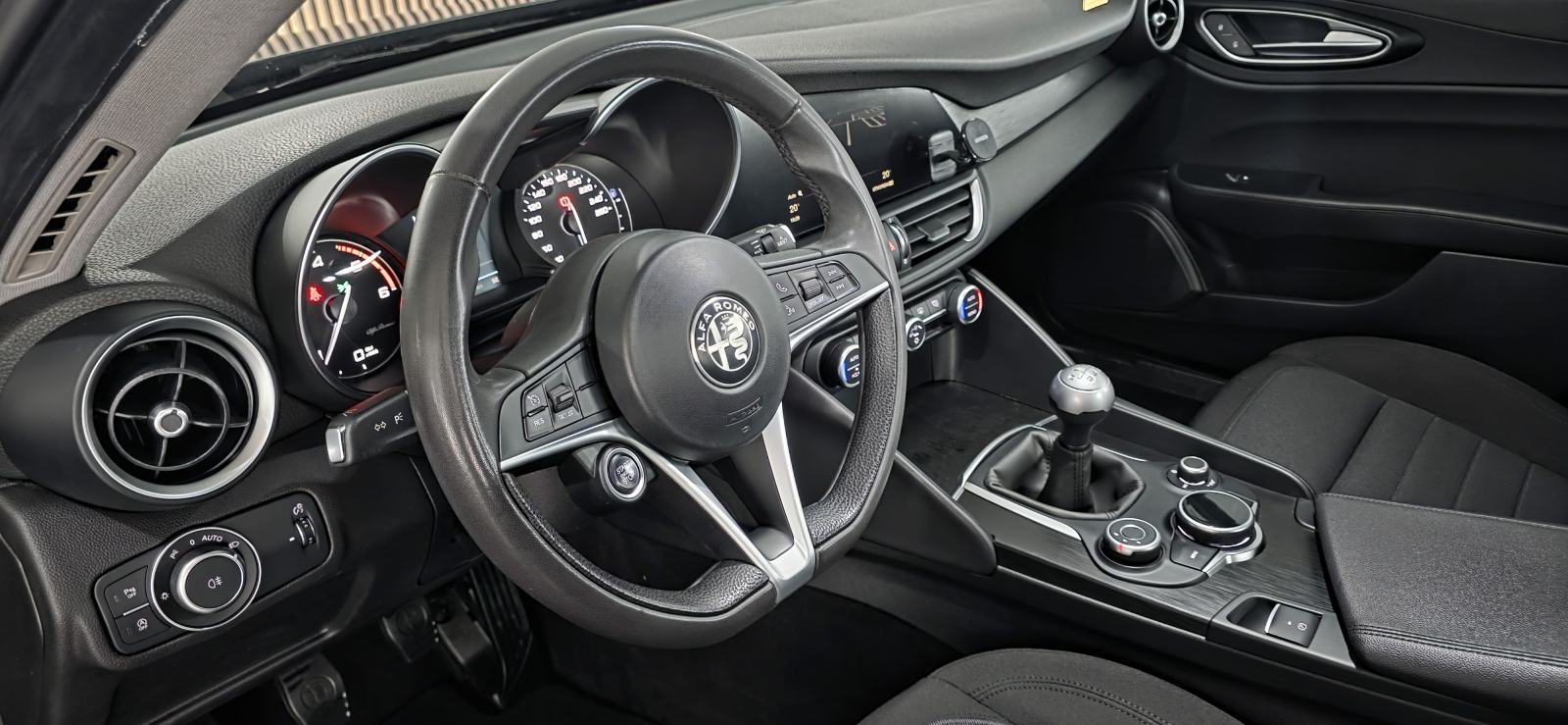 Alfa Romeo Giulia 2,2 JTD, 6 BRZINA, BI-XENON, AUT. KLIMA, REG 05/27.., fotografija 11