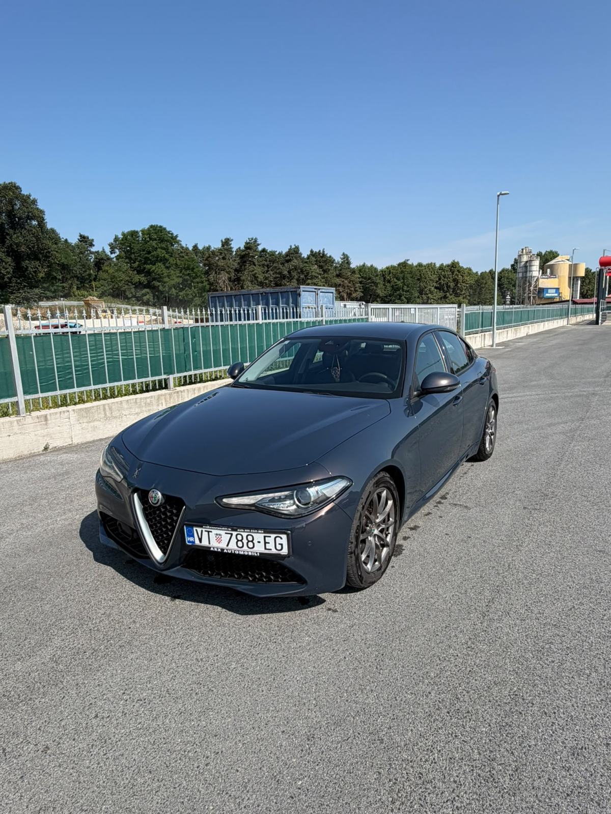 Alfa Romeo Giulia 2,2 JTD, pogled izvana - slika 3