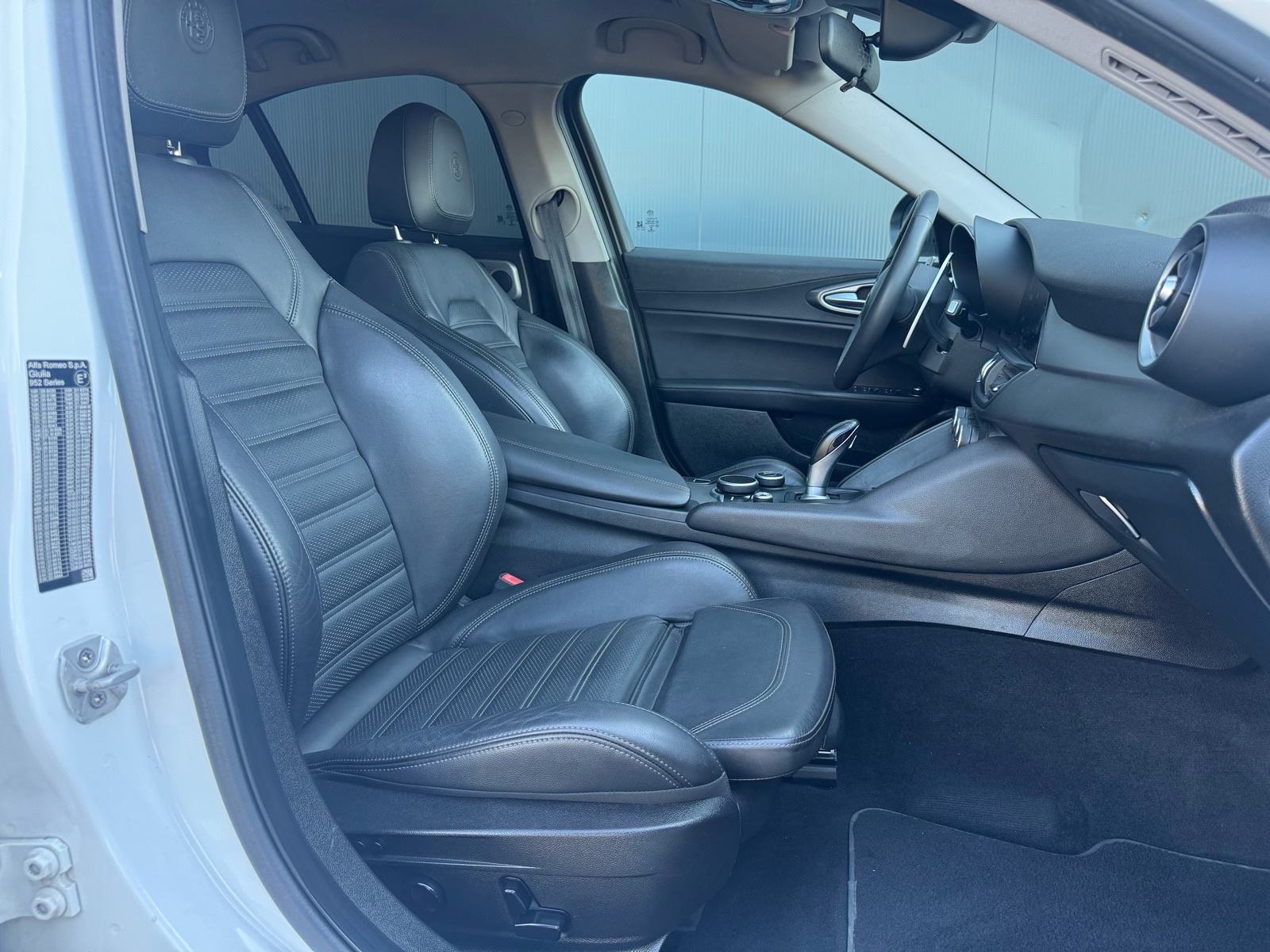 Alfa Romeo Giulia 2,2 JTD Veloce Q4 - Nove gume•Alu 19”•Koža•Memorija!, fotografija 12