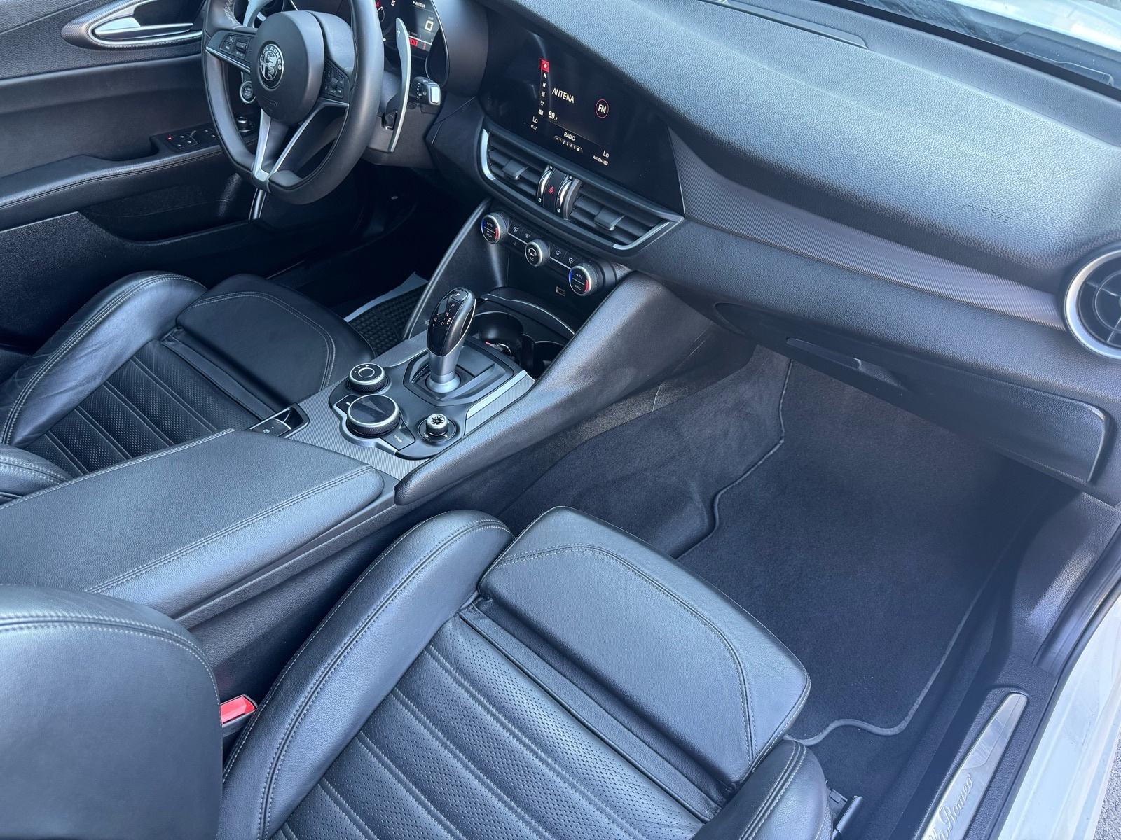Alfa Romeo Giulia 2,2 JTD Veloce Q4 - Nove gume•Alu 19”•Koža•Memorija!, fotografija 11