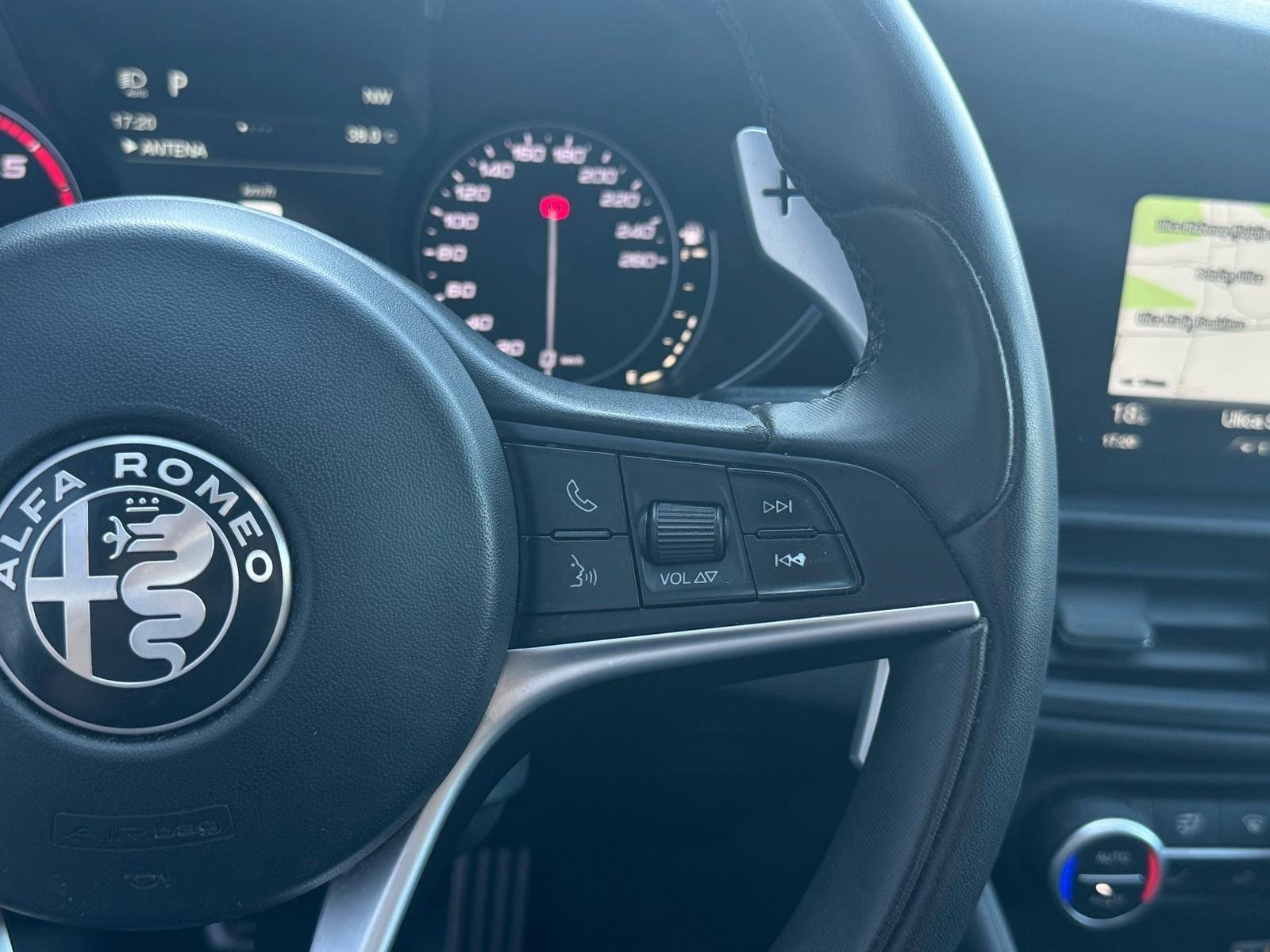Alfa Romeo Giulia 2,2 JTD Veloce Q4 - Nove gume•Alu 19”•Koža•Memorija!, fotografija 20