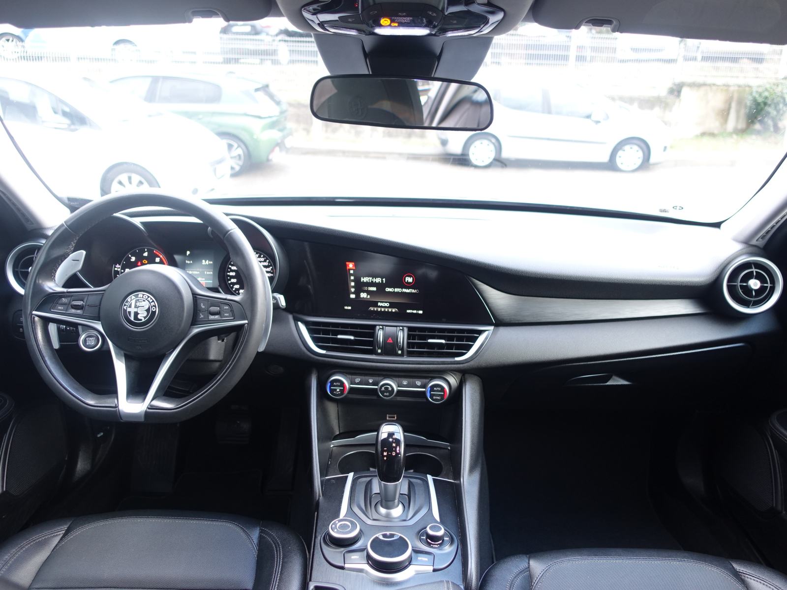 Alfa Romeo Giulia 2,2 JTDm AT / NOVE GUME + JAMSTVO + REGISTRACIJA, fotografija 10