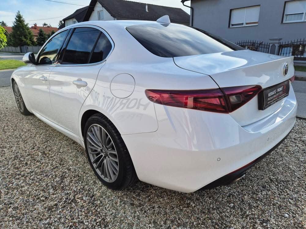 Alfa Romeo Giulia 2,2 JTDm Sport Automatic,savršeno stanje,ko nova, fotografija 14