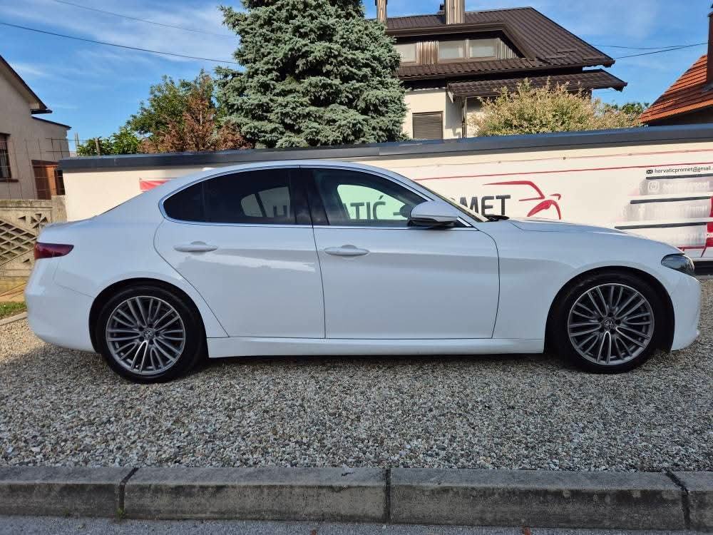 Alfa Romeo Giulia 2,2 JTDm Sport Automatic,savršeno stanje,ko nova, fotografija 18