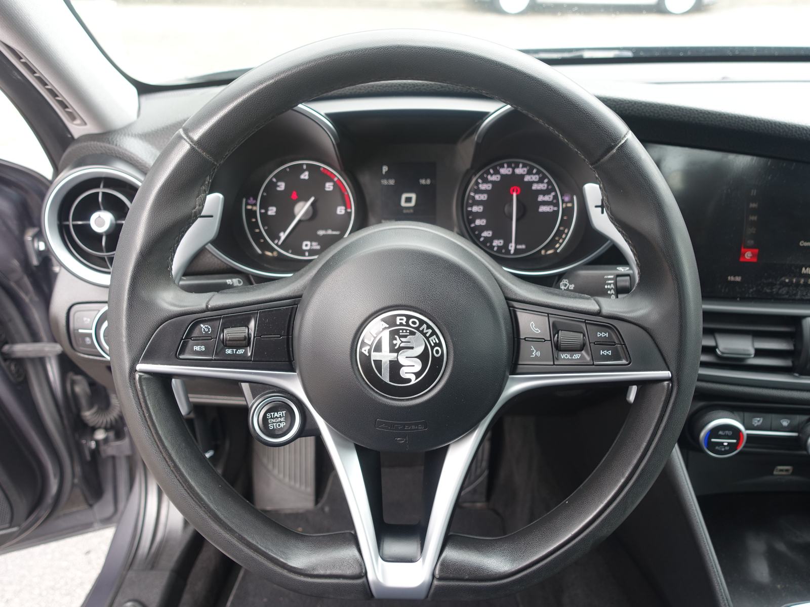 Alfa Romeo Giulia 2,2 JTDm 180 Super AT / JAMSTVO + REGSITRACIJA, fotografija 12