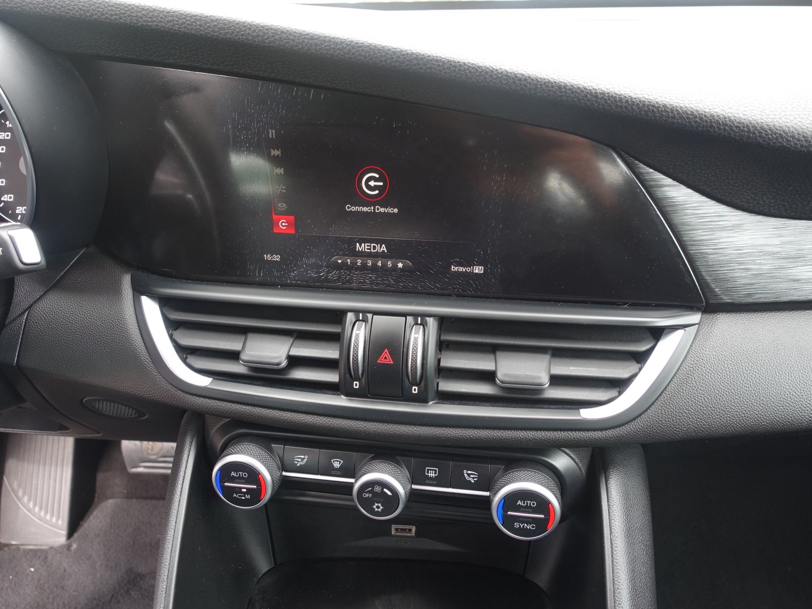 Alfa Romeo Giulia 2,2 JTDm 180 Super AT / JAMSTVO + REGSITRACIJA, fotografija 14