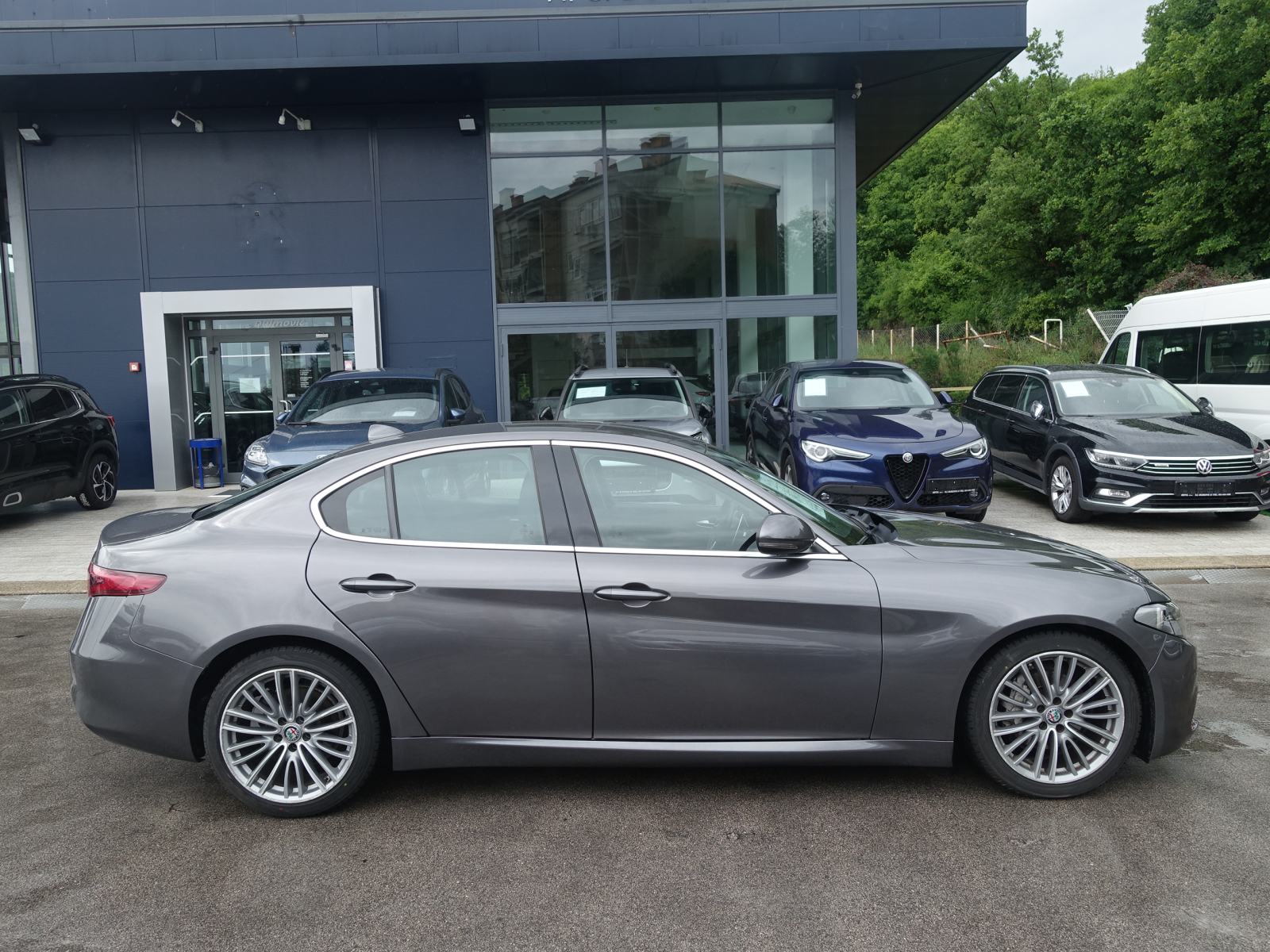 Alfa Romeo Giulia 2,2 JTDm 180 Super AT / JAMSTVO + REGSITRACIJA, fotografija 2