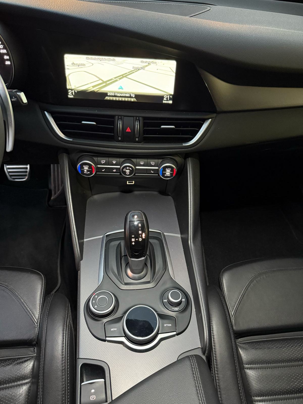 ALFA ROMEO GIULIA - VELOCE - 206 KW- 2017 GOD - AUTOMATIK - PANORAMA, fotografija 20