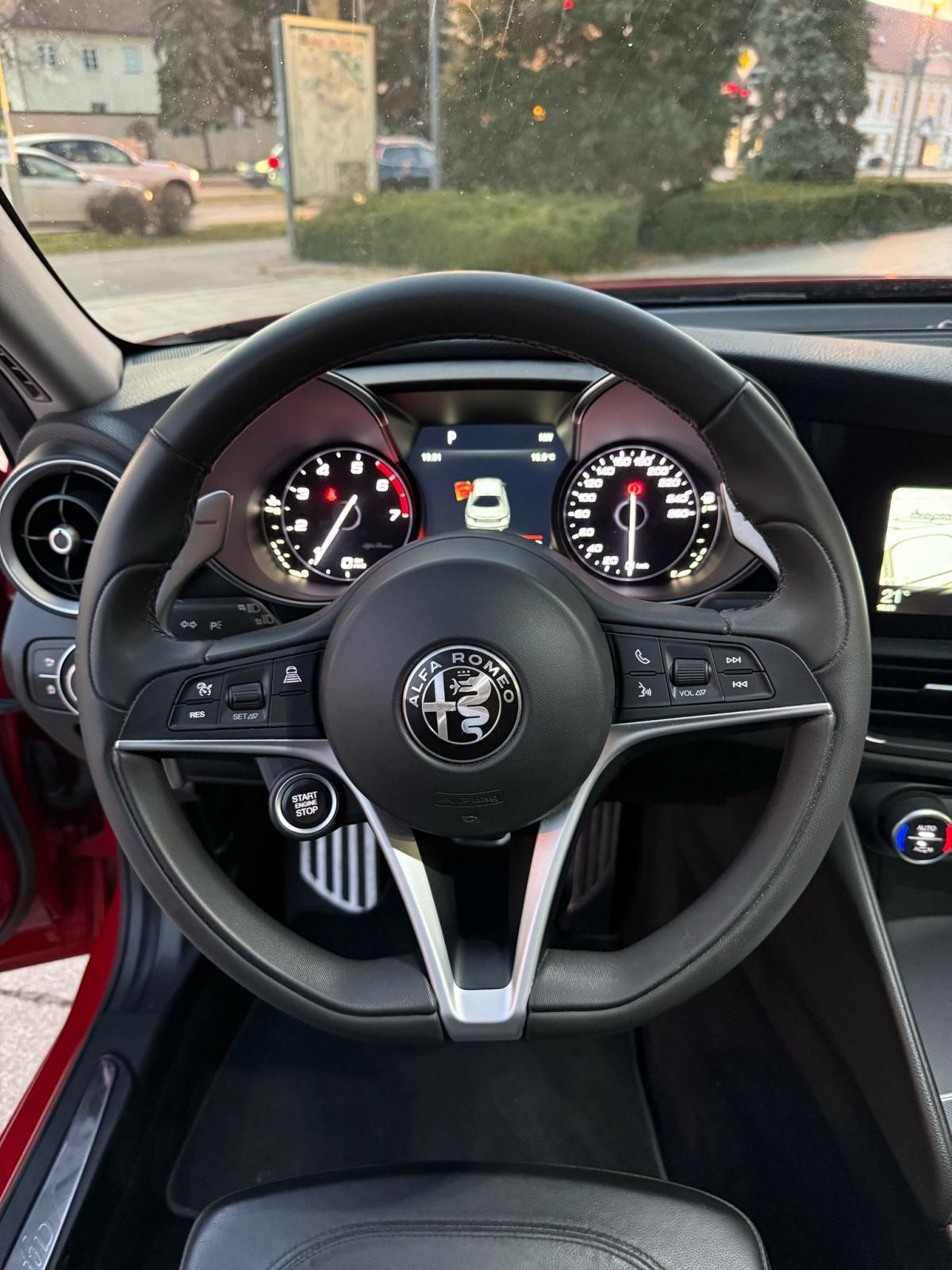 ALFA ROMEO GIULIA - VELOCE - 206 KW- 2017 GOD - AUTOMATIK - PANORAMA, fotografija 19