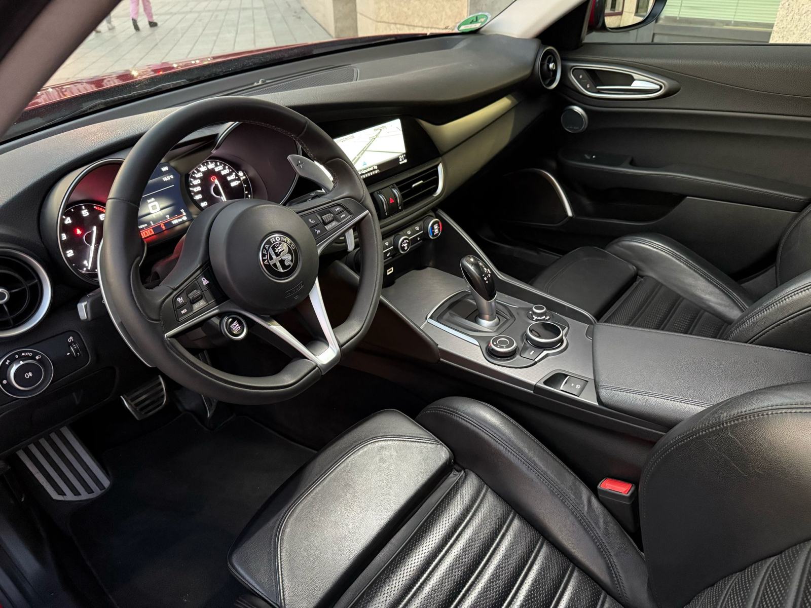 ALFA ROMEO GIULIA - VELOCE - 206 KW- 2017 GOD - AUTOMATIK - PANORAMA, fotografija 12