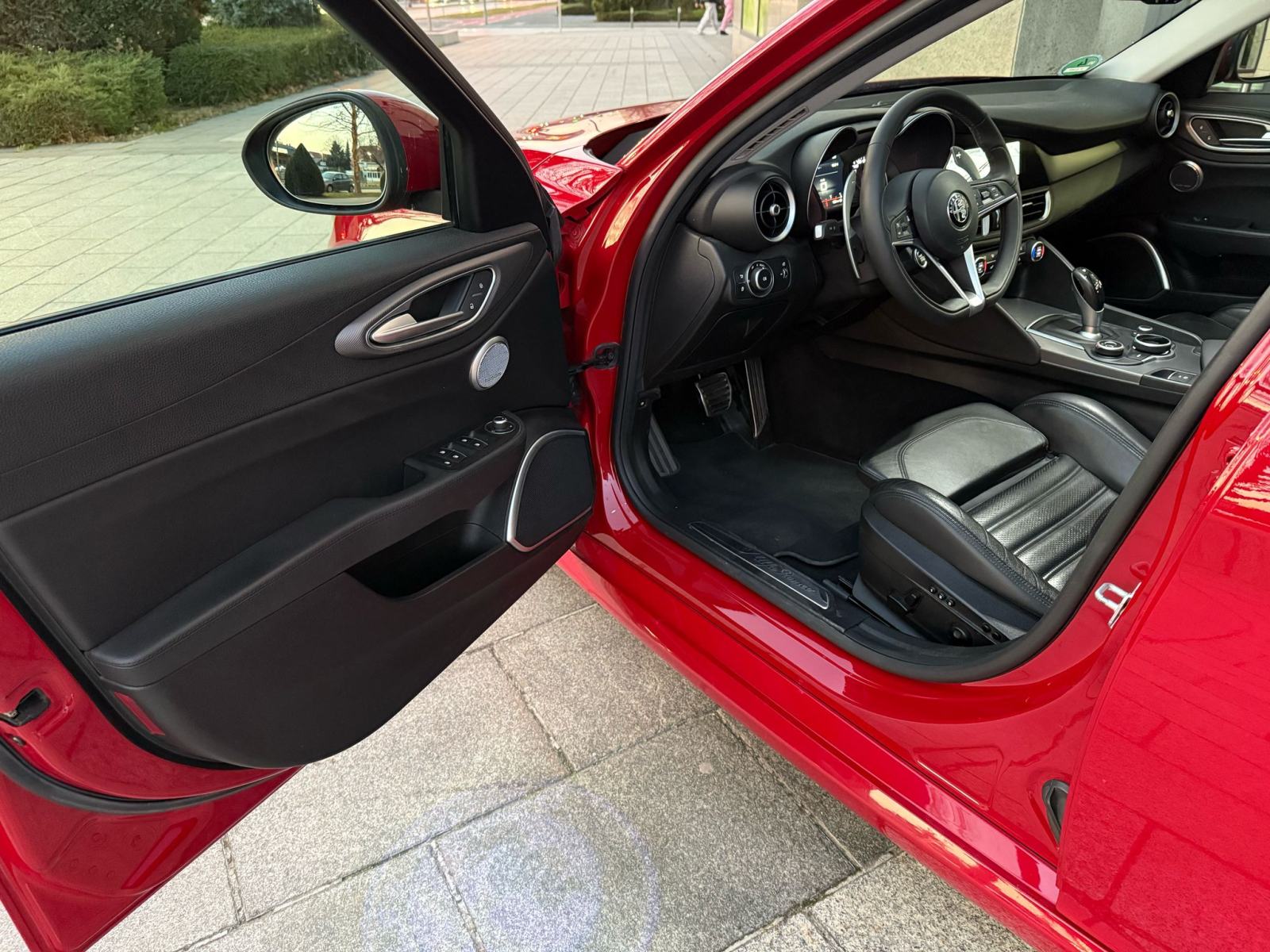 ALFA ROMEO GIULIA - VELOCE - 206 KW- 2017 GOD - AUTOMATIK - PANORAMA, fotografija 14