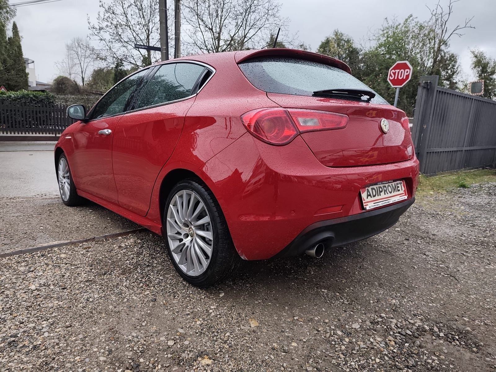 Alfa Romeo Giulietta 1.6 JTD D.N.A // KLIMA // ALU //, fotografija 7