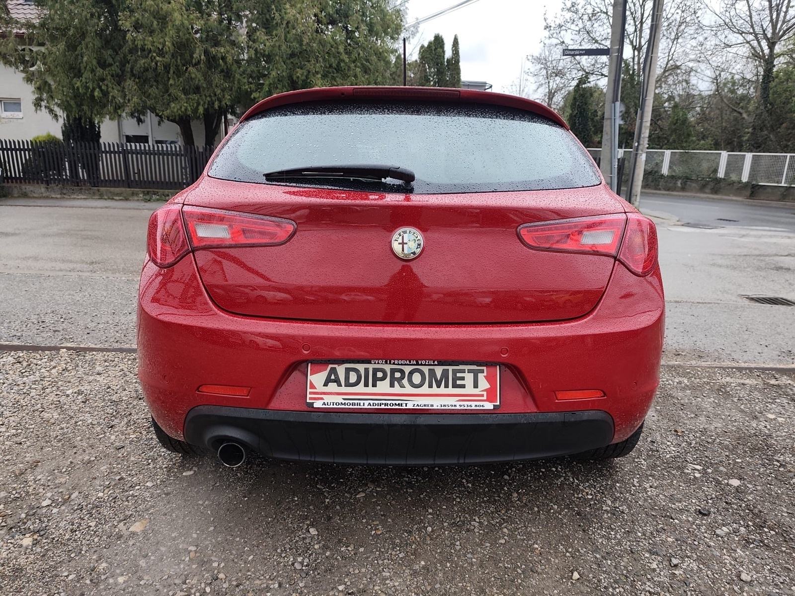 Alfa Romeo Giulietta 1.6 JTD D.N.A // KLIMA // ALU //, fotografija 9