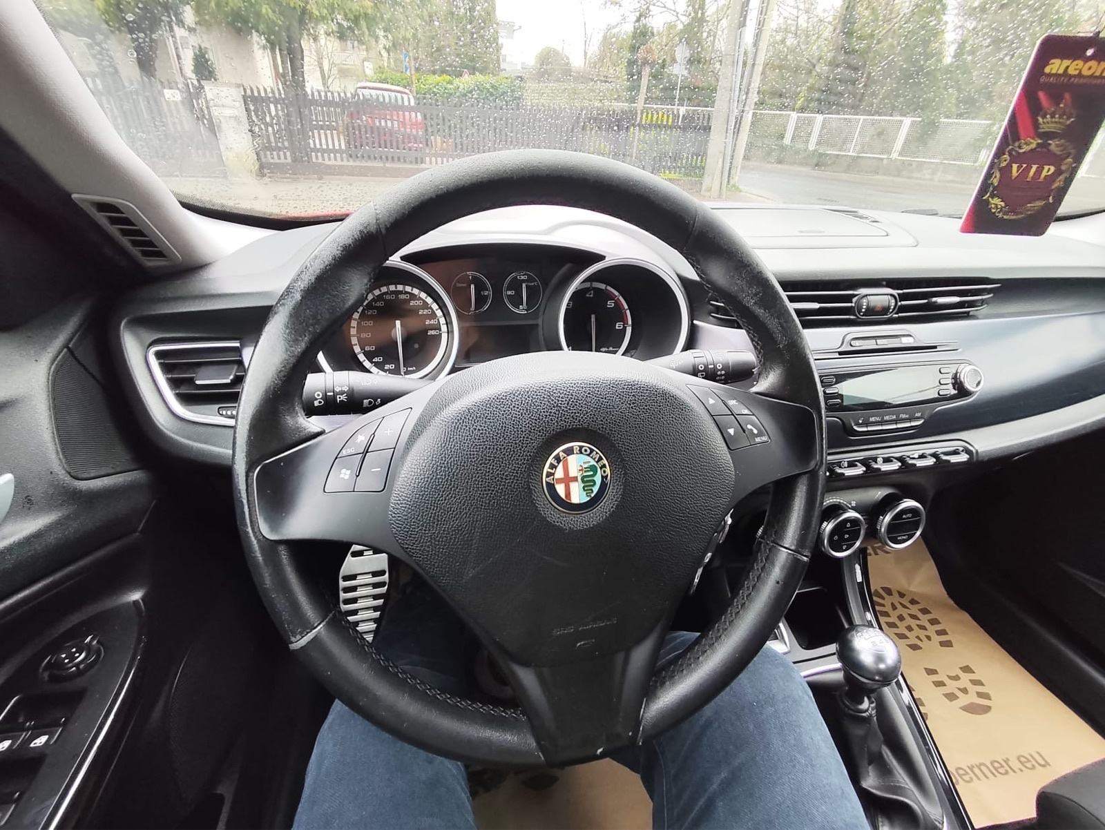 Alfa Romeo Giulietta 1.6 JTD D.N.A // KLIMA // ALU //, fotografija 12