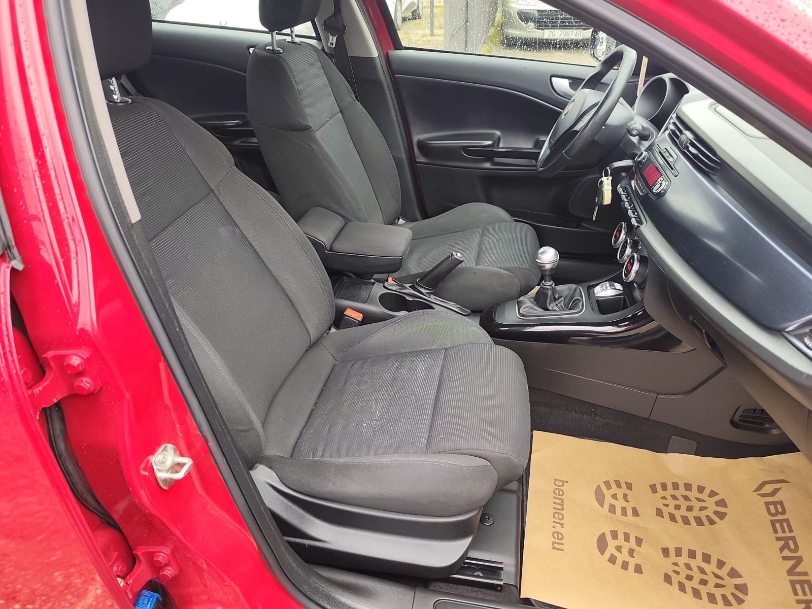 Alfa Romeo Giulietta 1.6 JTD D.N.A // KLIMA // ALU //, fotografija 13