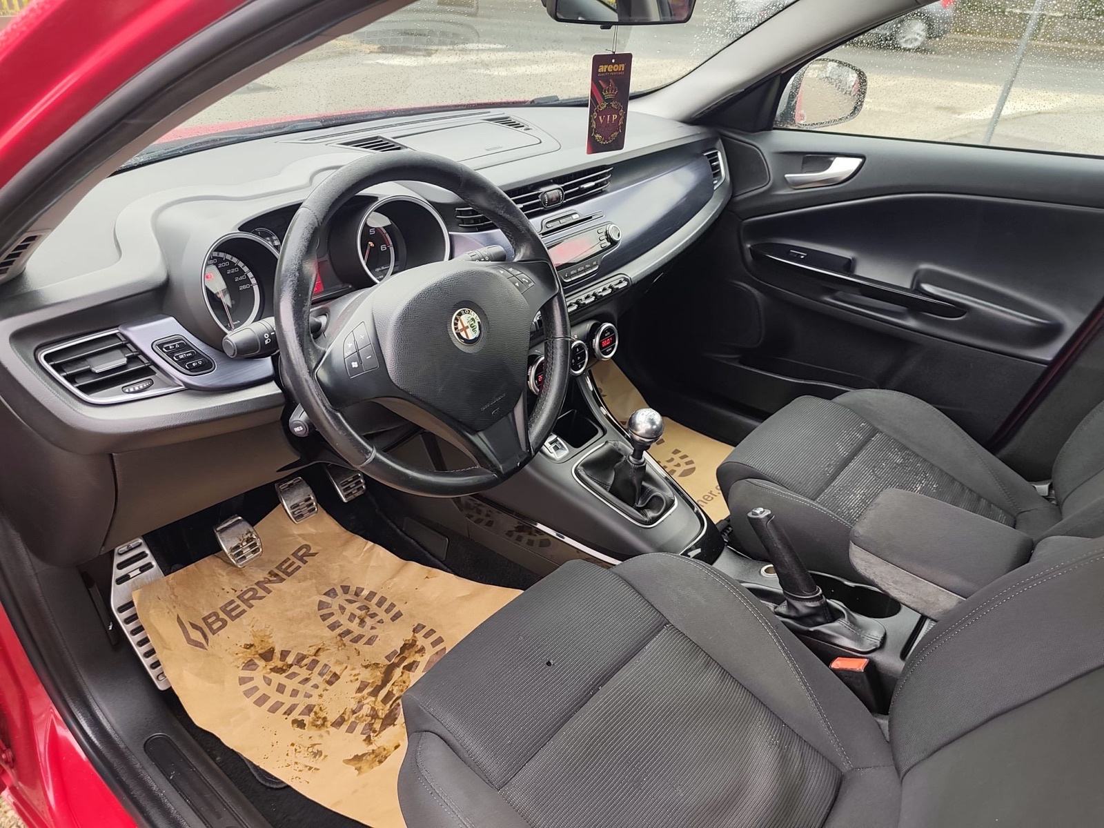 Alfa Romeo Giulietta 1.6 JTD D.N.A // KLIMA // ALU //, fotografija 14