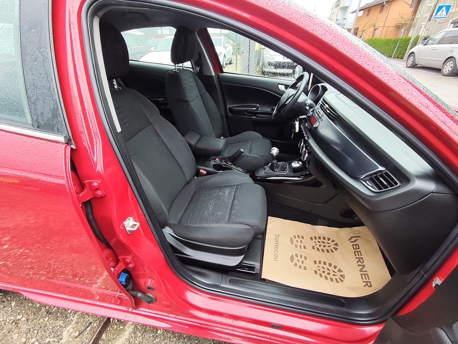 Alfa Romeo Giulietta 1.6 JTD D.N.A // KLIMA // ALU //, fotografija 15