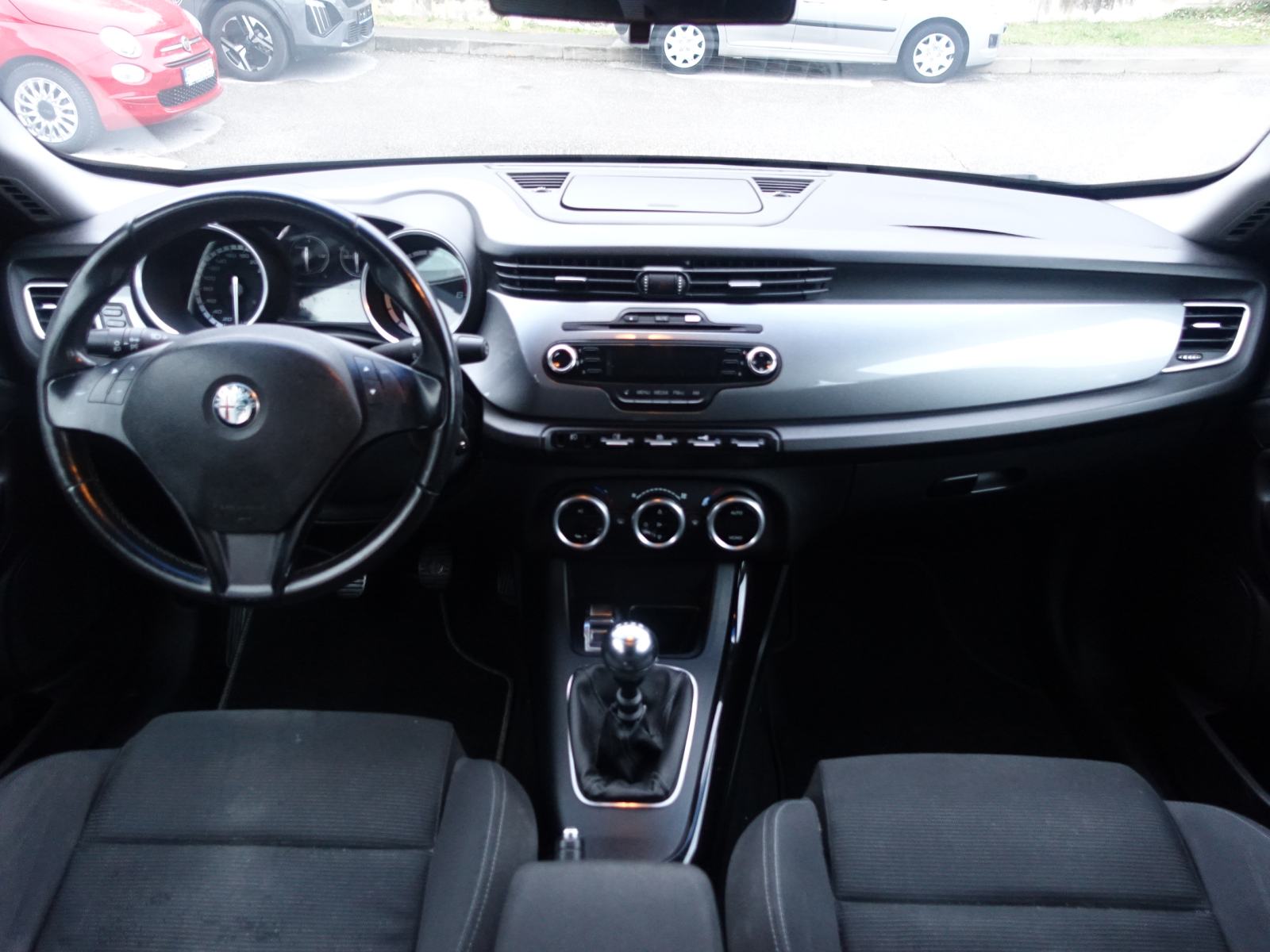Alfa Romeo Giulietta 1,6 JTDm / NOVA DISTR. + GUME + JAMSTVO + REGISTR, fotografija 11