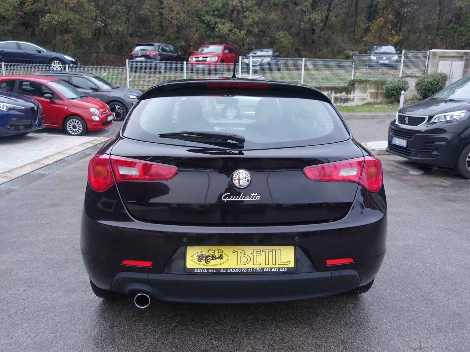 Alfa Romeo Giulietta 1,6 JTDm / NOVA DISTR. + GUME + JAMSTVO + REGISTR, fotografija 4