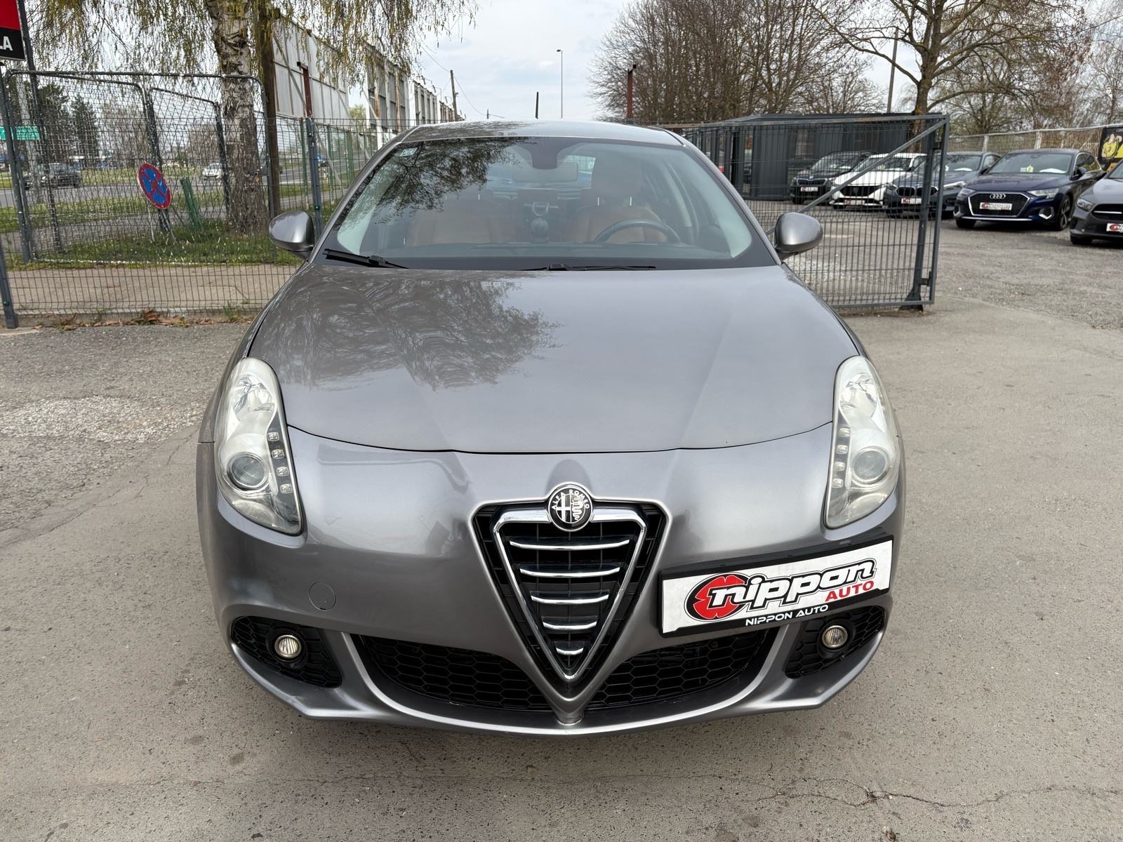 Alfa Romeo Giulietta 1,6 JTD KLIMA - SERVIS - AUTOKREDIT, pogled izvana - slika 2