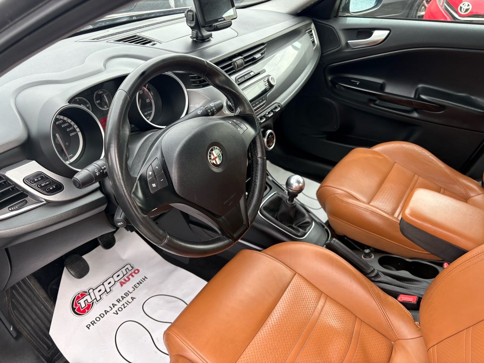 Alfa Romeo Giulietta 1,6 JTD KLIMA - SERVIS - AUTOKREDIT, fotografija 10