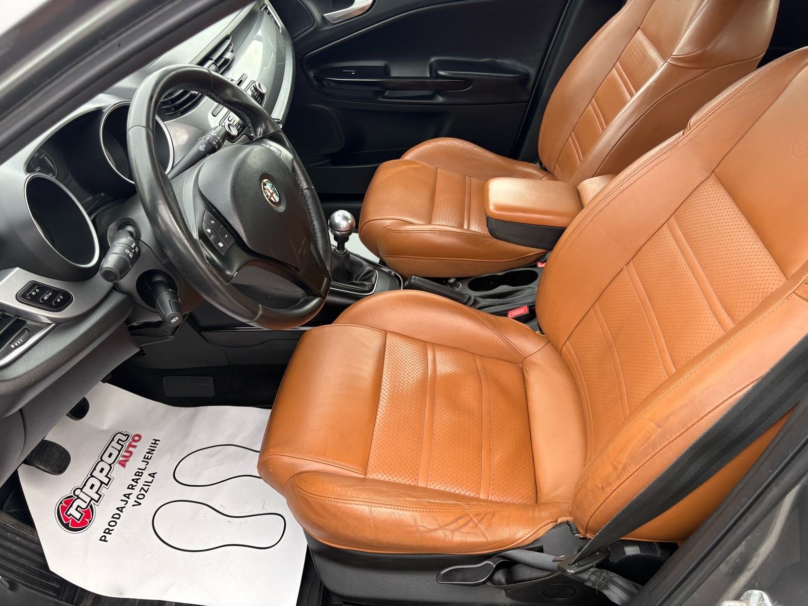 Alfa Romeo Giulietta 1,6 JTD KLIMA - SERVIS - AUTOKREDIT, fotografija 11